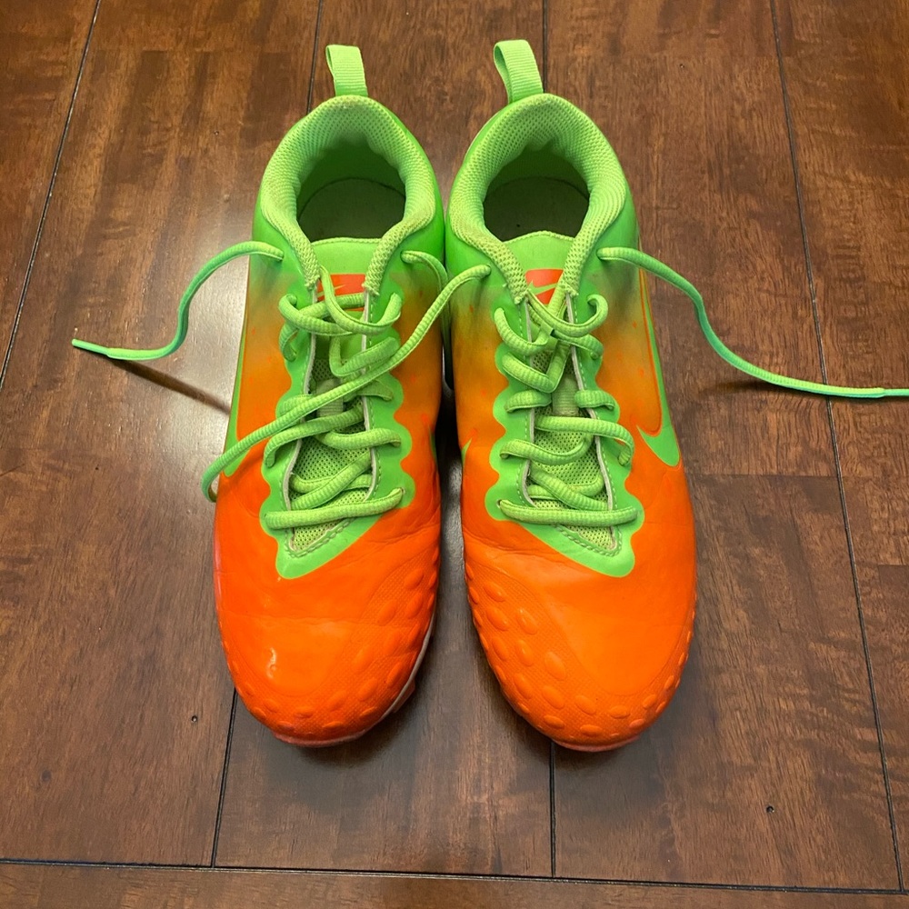 6 Youth Nike baseball/softball cleats